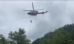 ŞİLE'DE MAHSUR KALANLAR HELİKOPTERLE KURTARILDI