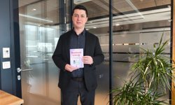 Yapay zeka ve iş gücü ilişkisini inceleyen ‘Mesleklerin Geleceği’ raflarda