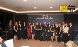 Singapore Airlines başarılı seyahat acenteleri için bir ödül gecesi düzenledi