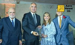 Türk turizmine küresel ödül: Bakan Ersoy'a WTTC'den üstün liderlik ödülü