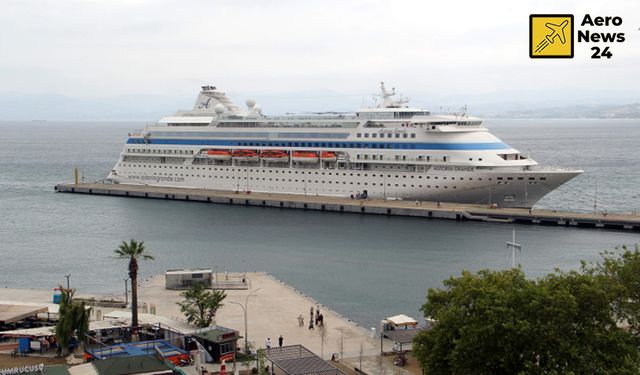 Astoria Grande kruvaziyeri 825 yolcusuyla Sinop limanına yanaştı