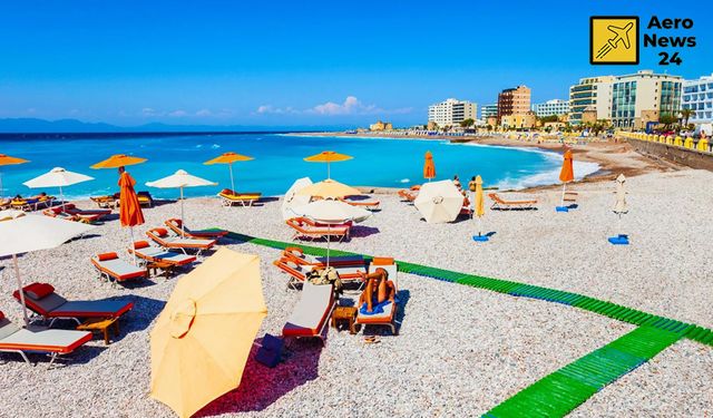 Yunanistan'da plajlara getirilen şezlong yasağı dronlarla denetleniyor