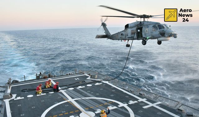 TCG Gelibolu helikopterle yakıt ikmali yaptı