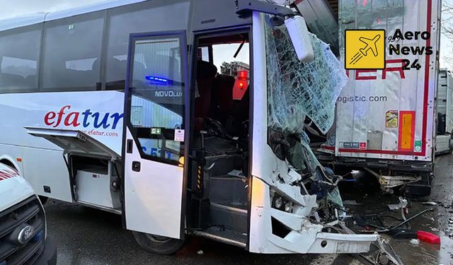 Sabiha Gökçen Havalimanı bağlantı yolunda kaza: 13 kişi yaralandı