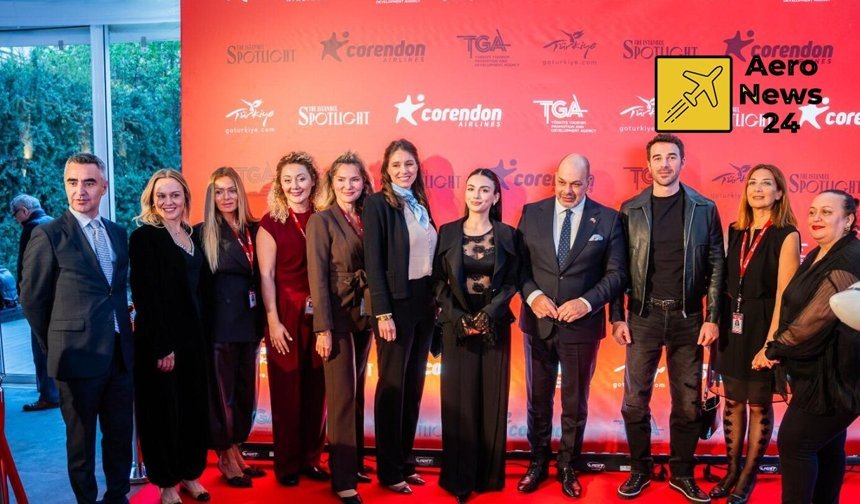 Corendon Airlines, Özge Yağız ve Yusuf Çim’i Varşova’da hayranlarıyla buluşturdu